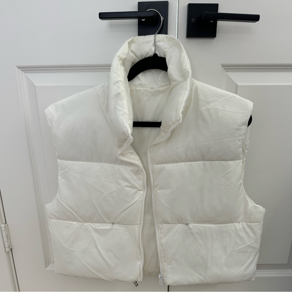 Women’s cropped puffer vest